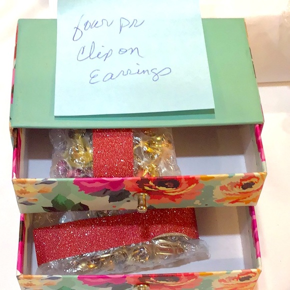 1950’s-60’s clip earrings, 4 pairs, with box - Picture 12 of 12